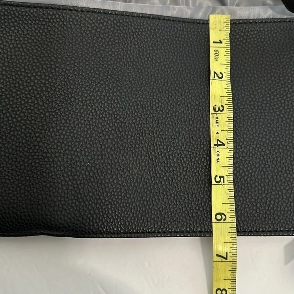 DSW Duffle Bag Front Pockets Side Open Pockets Gray